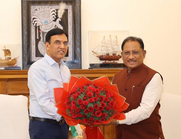 बस्तर ओलंपिक को मिला ‘खेलो इंडिया ट्राइबल गेम्स’ का दर्जा, रायपुर-बिलासपुर में खुलेंगे मेडिकल-नर्सिंग कॉलेज – मुख्यमंत्री साय की केंद्रीय मंत्री मांडविया से मुलाकात