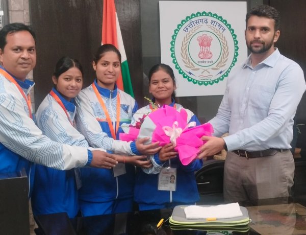 रायपुर : वित्त मंत्री श्री ओ.पी. चौधरी के प्रोत्साहन से रायगढ़ की बेटियों ने अंतरराष्ट्रीय मंच पर बढ़ाया छत्तीसगढ़ का मान